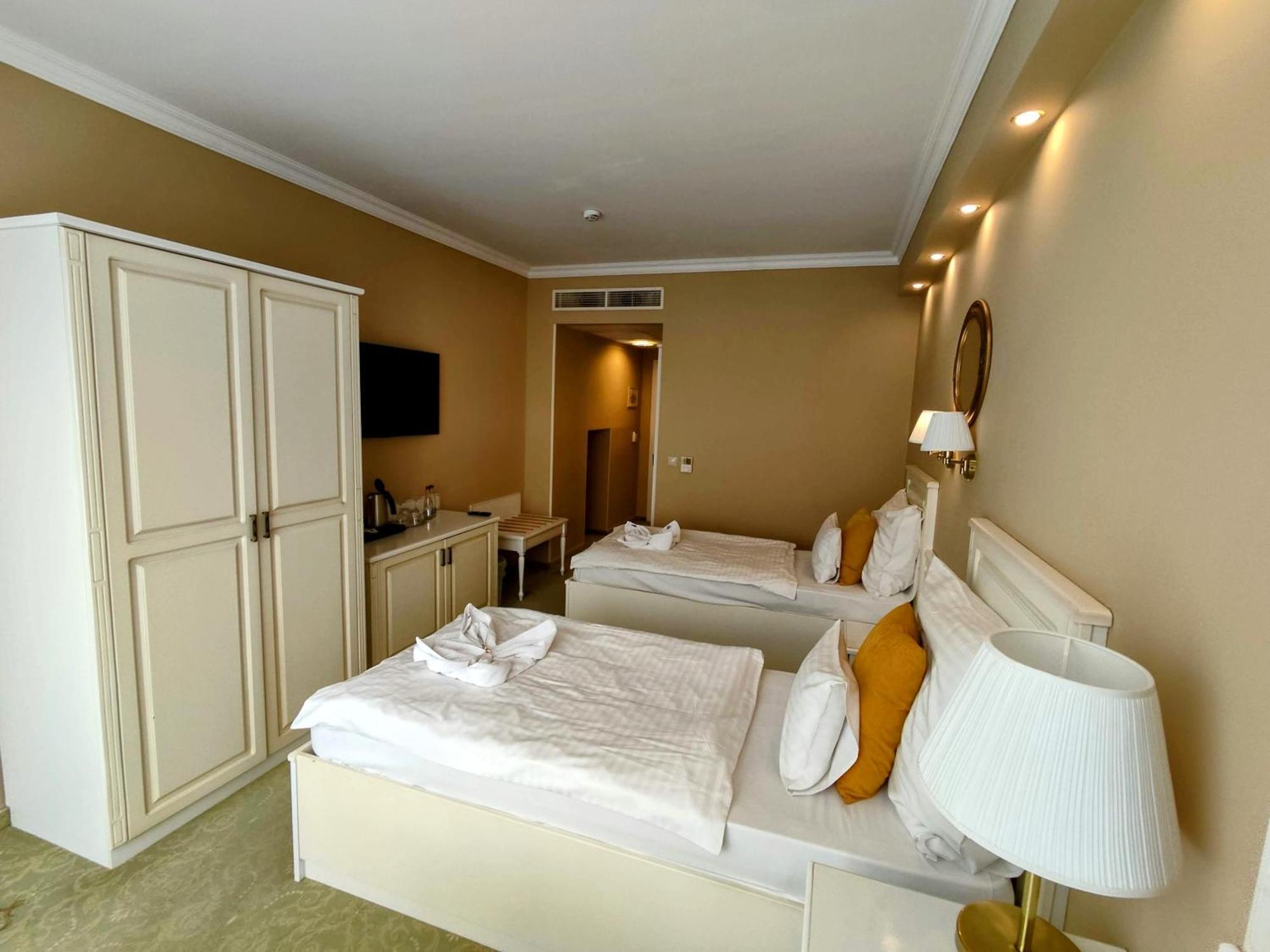 Calimbra Wellness Hotel Superior Miskolc Exterior foto